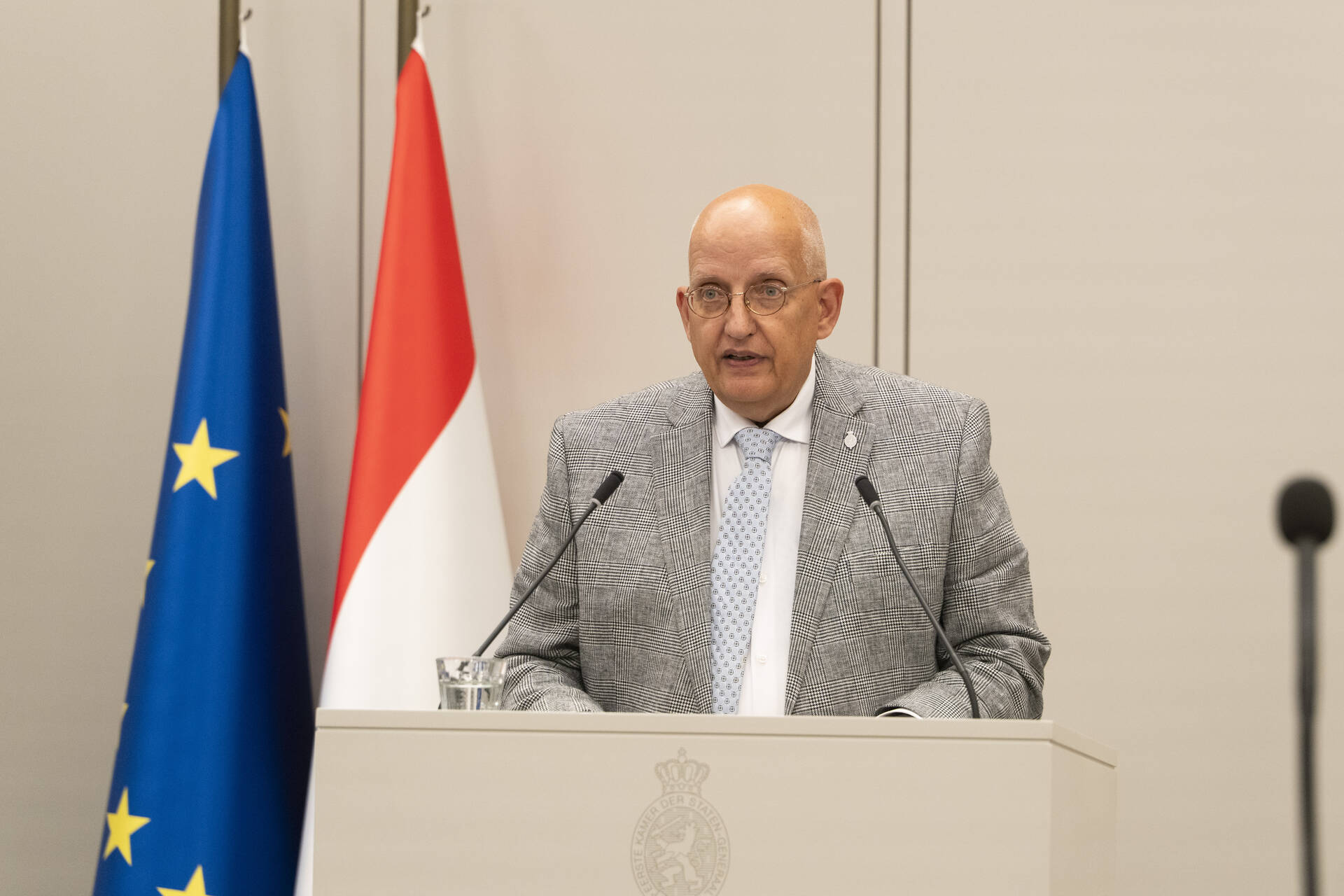 Senator Van Gasteren (Fractie-Van Gasteren)